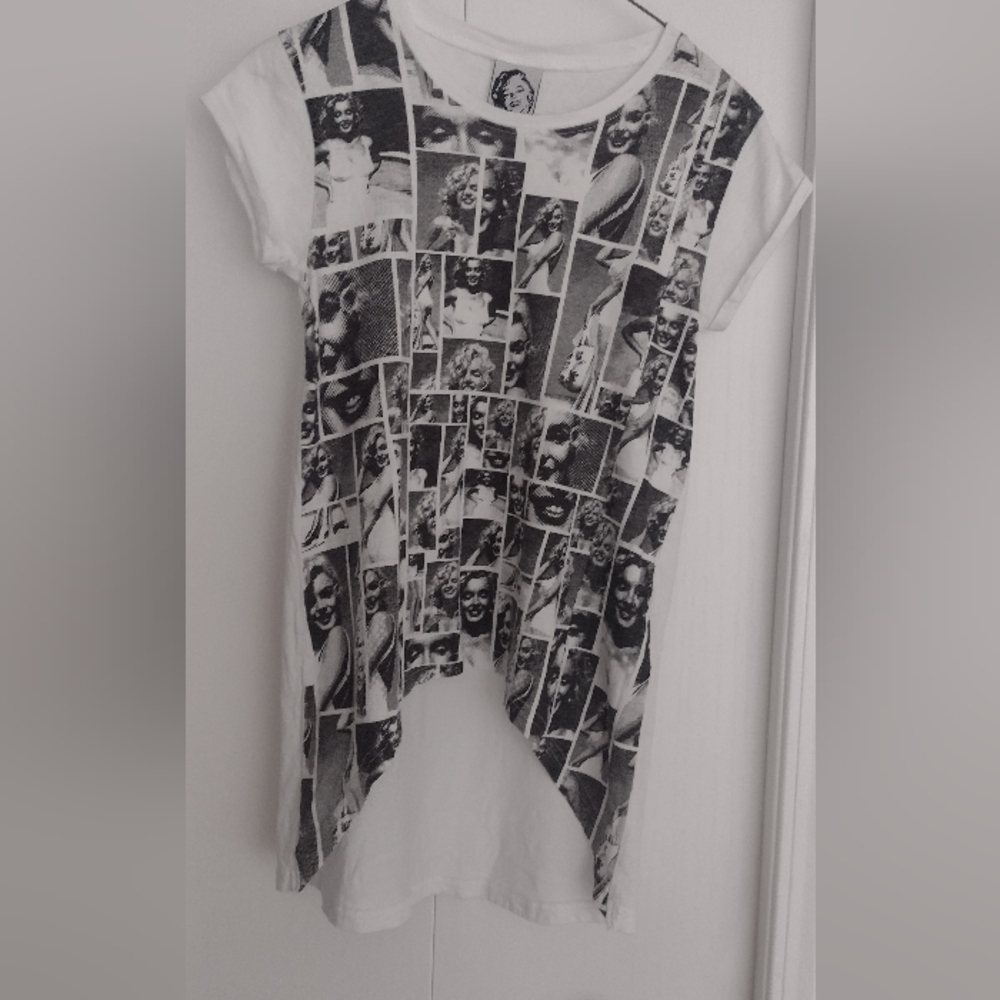 Marilyn Monroe graphic T-shirt ptp 15.5
